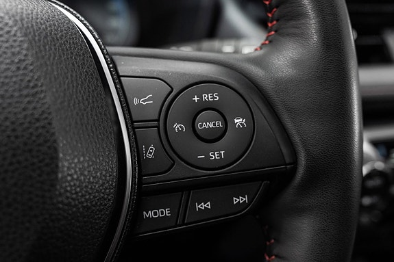 Toyota RAV4 Plug-in Hybrid 17 of 29