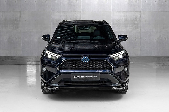 Toyota RAV4 Plug-in Hybrid 6 of 29