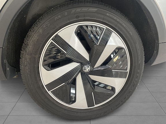 MG ZS EV 9 of 16