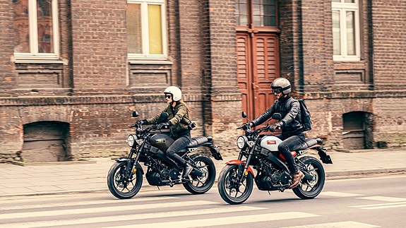 Yamaha XSR 125 4 of 5