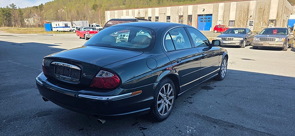 Jaguar S-TYPE 2 of 5