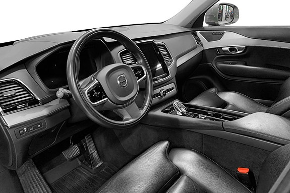 Volvo XC90 6 of 21