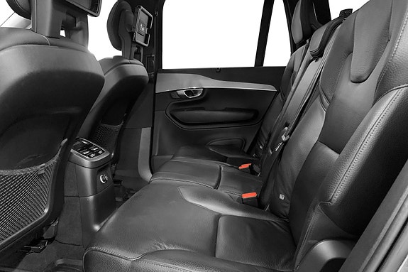 Volvo XC90 16 of 21