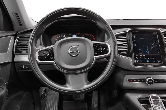 Volvo XC90 8 of 21