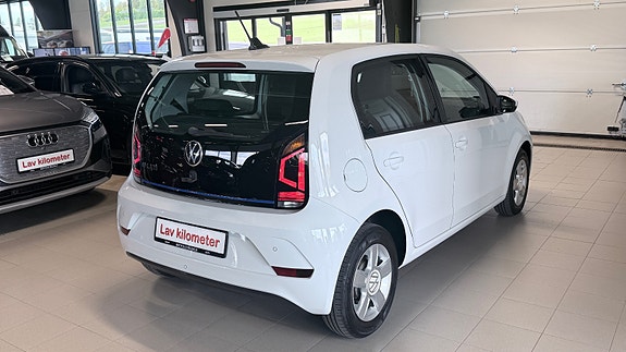 Volkswagen UP! 4 of 5