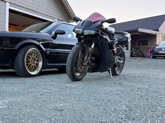 Ducati 996 3 of 9