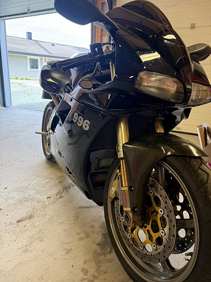 Ducati 996 5 of 9
