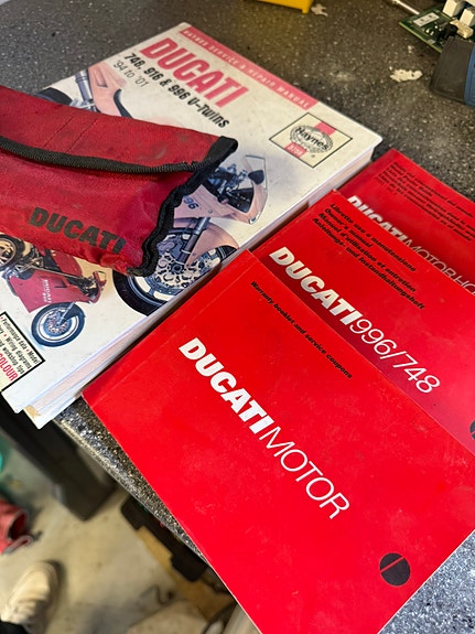 Ducati 996 7 of 9