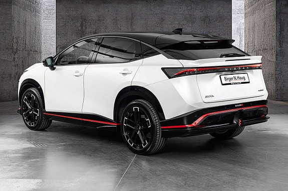 Nissan Ariya 6 of 30