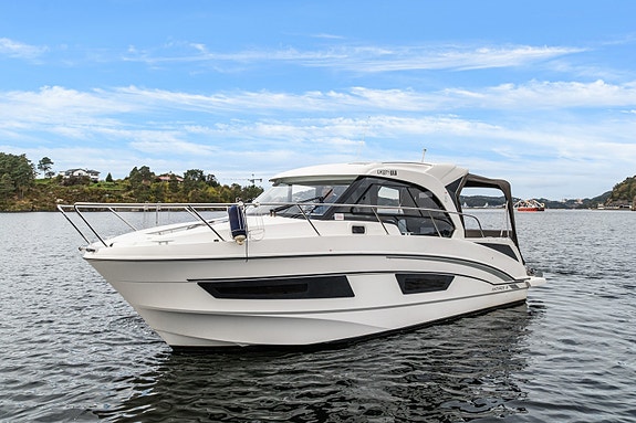 Beneteau Antares 9 - 2X200 HK Suzuki, mye utstyr, Skipsregistrert. Sesongklar 4 of 5