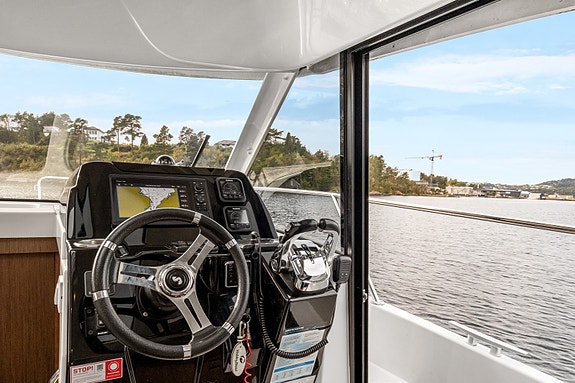 Beneteau Antares 9 - 2X200 HK Suzuki, mye utstyr, Skipsregistrert. Sesongklar 27 of 30