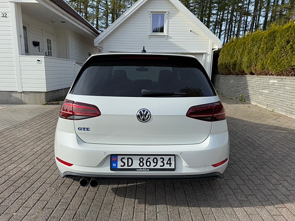 Volkswagen Golf VII 9 of 17
