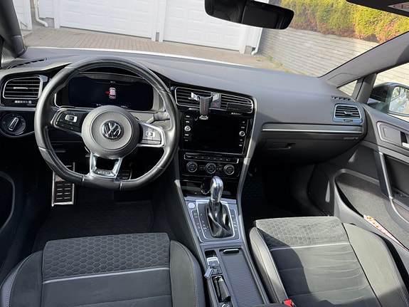 Volkswagen Golf VII 13 of 17