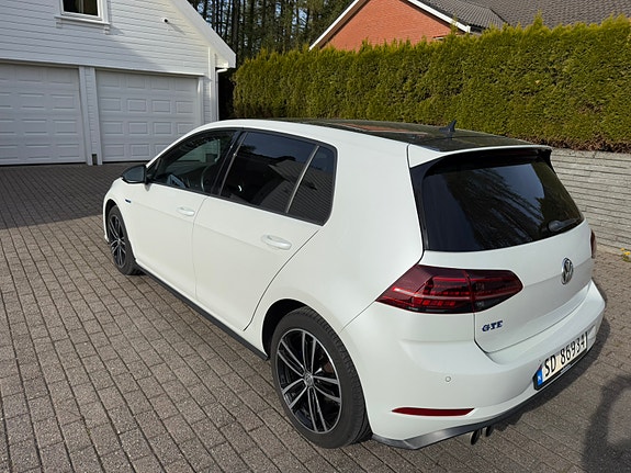 Volkswagen Golf VII 6 of 17