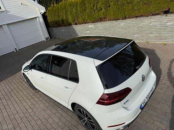 Volkswagen Golf VII 7 of 17
