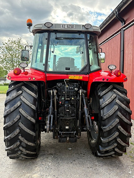 Massey Ferguson 6470 3 of 9