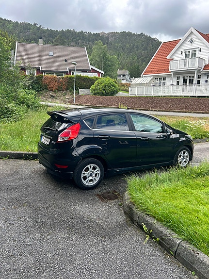 Ford Fiesta 3 of 5
