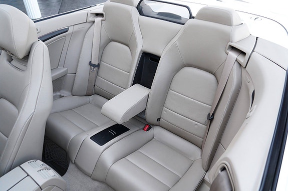 Mercedes-Benz E350 18 of 20
