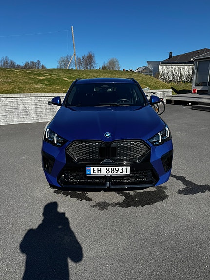 BMW iX2 5 of 6