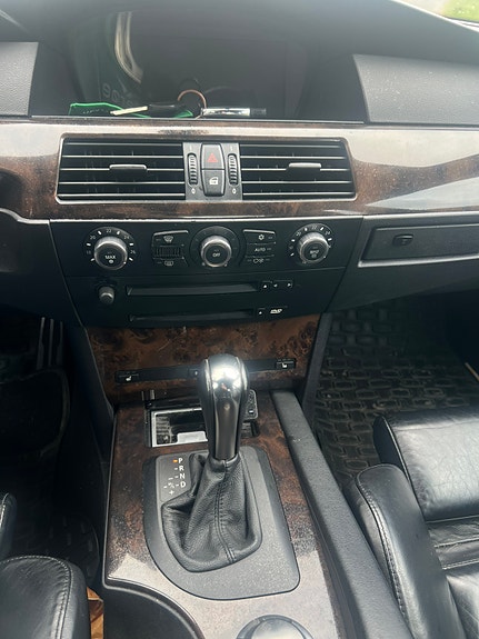 BMW 545i 8 of 16