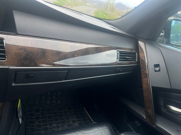 BMW 545i 10 of 16
