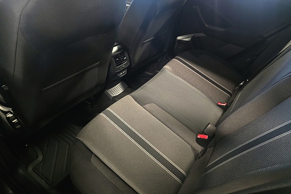 Volkswagen T-Roc 6 of 15