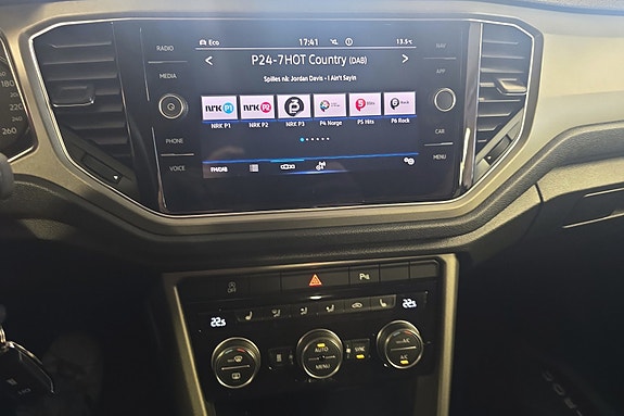 Volkswagen T-Roc 12 of 15