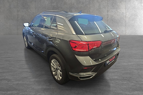 Volkswagen T-Roc 3 of 15