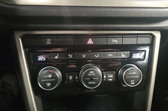 Volkswagen T-Roc 13 of 15