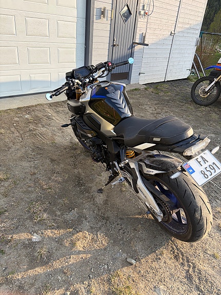 Yamaha MT-10 SP 6 of 8