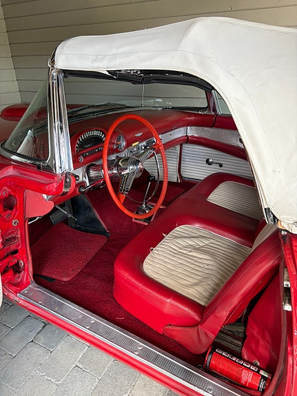 Ford Thunderbird 5 of 5