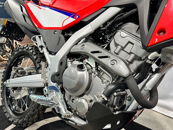 Honda CRF 300 - Leveres også i AGM Edition med Bark Busters, skidplate og baggasjebrett 4 of 5