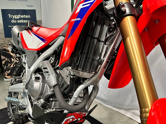 Honda CRF 300 - Leveres også i AGM Edition med Bark Busters, skidplate og baggasjebrett 5 of 5