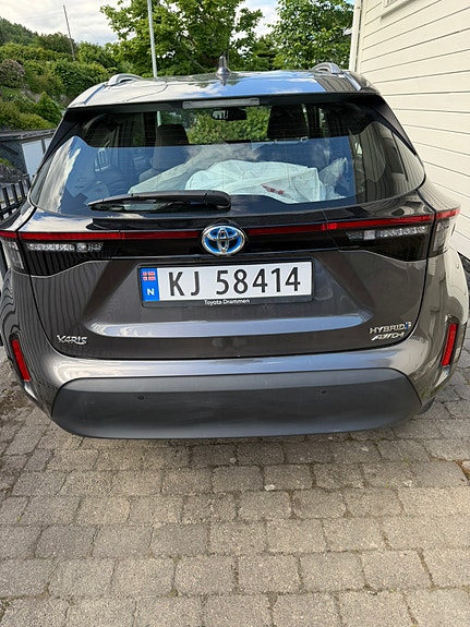 Toyota Yaris Cross 2 of 5