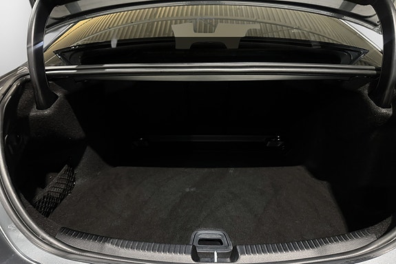 Mercedes-Benz C200 10 of 30