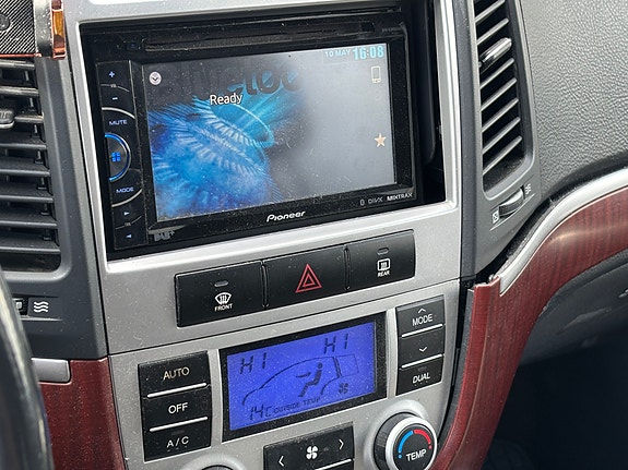 Hyundai Santa Fe 3 of 7