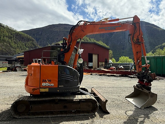 Hitachi ZX85US-6 4 of 14