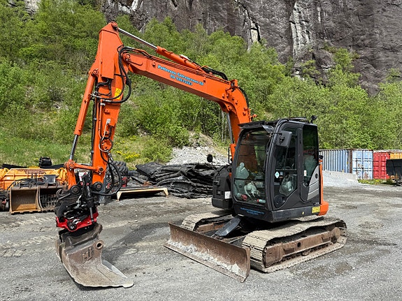 Hitachi ZX85US-6 2 of 14