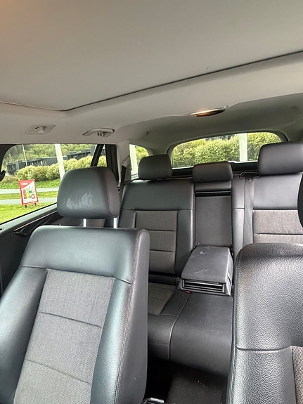 Mercedes-Benz E250 9 of 16