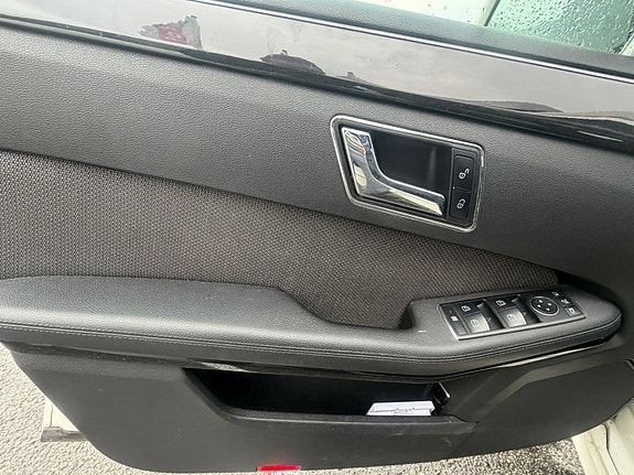 Mercedes-Benz E250 12 of 16