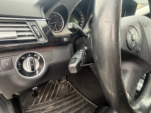 Mercedes-Benz E250 8 of 16