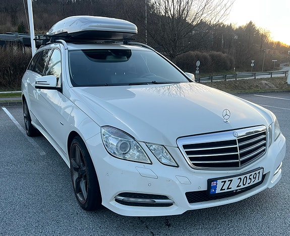 Mercedes-Benz E250 5 of 16