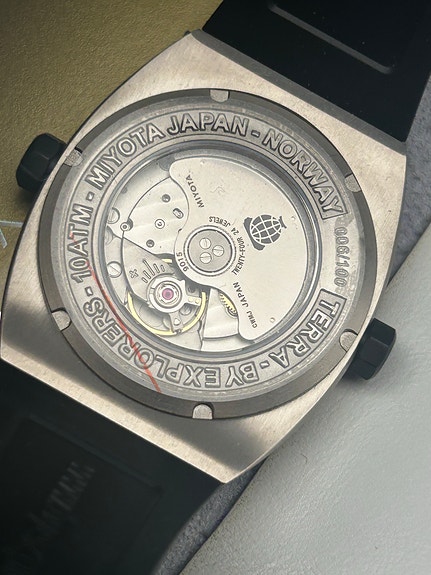 Product image 8 of 9