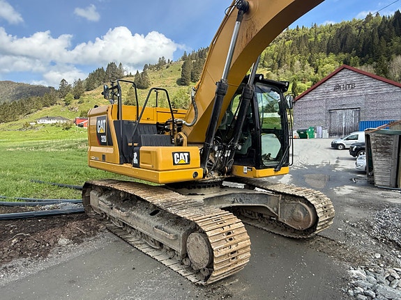 Cat 320 4 of 5