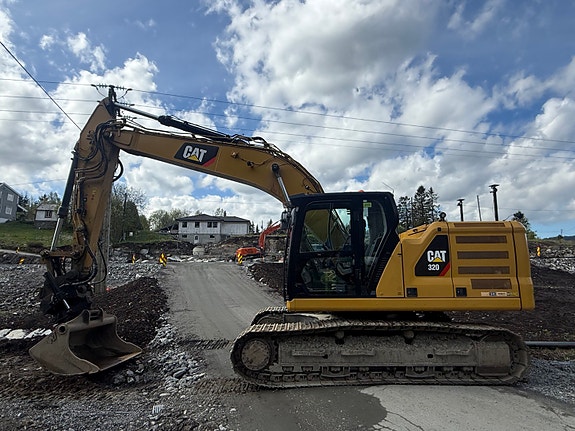 Cat 320 2 of 5