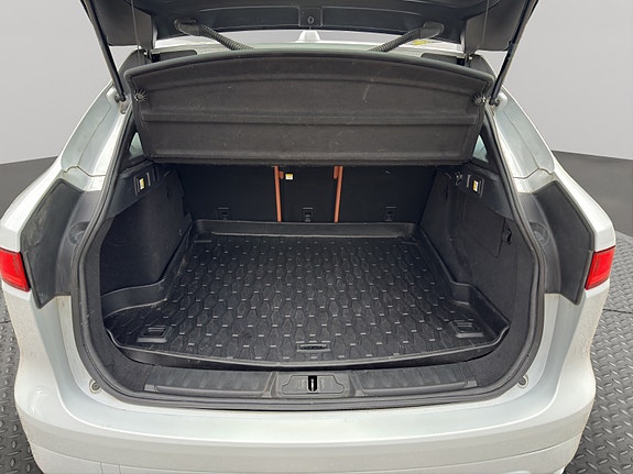 Jaguar F-PACE 11 of 29