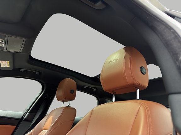 Jaguar F-PACE 14 of 29