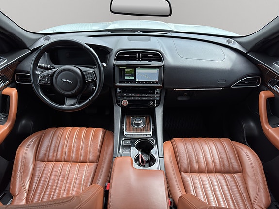 Jaguar F-PACE 22 of 29