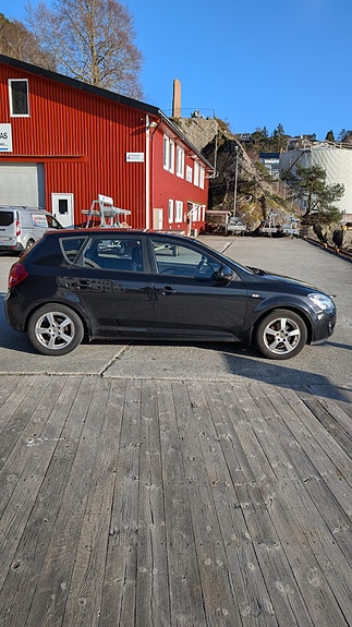 Kia Ceed 3 of 5