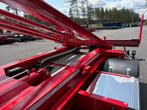 Hakarps 38 tons krokhenger med tipp och skjutbar boggie 27 of 30